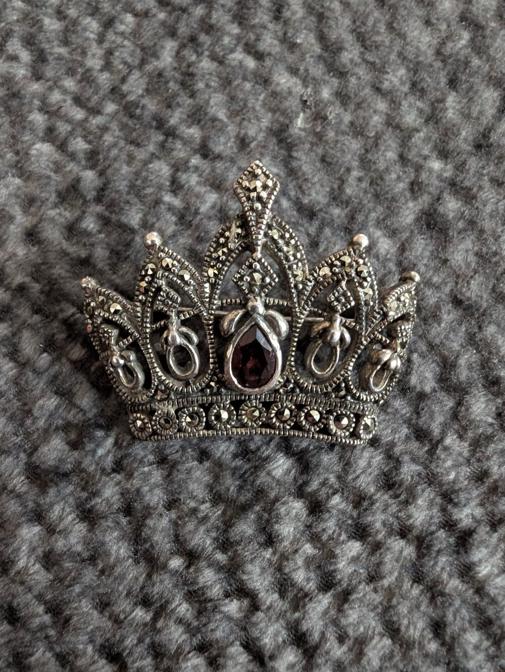 Vintage 925 Silver Crown Brooch Garnet Accent